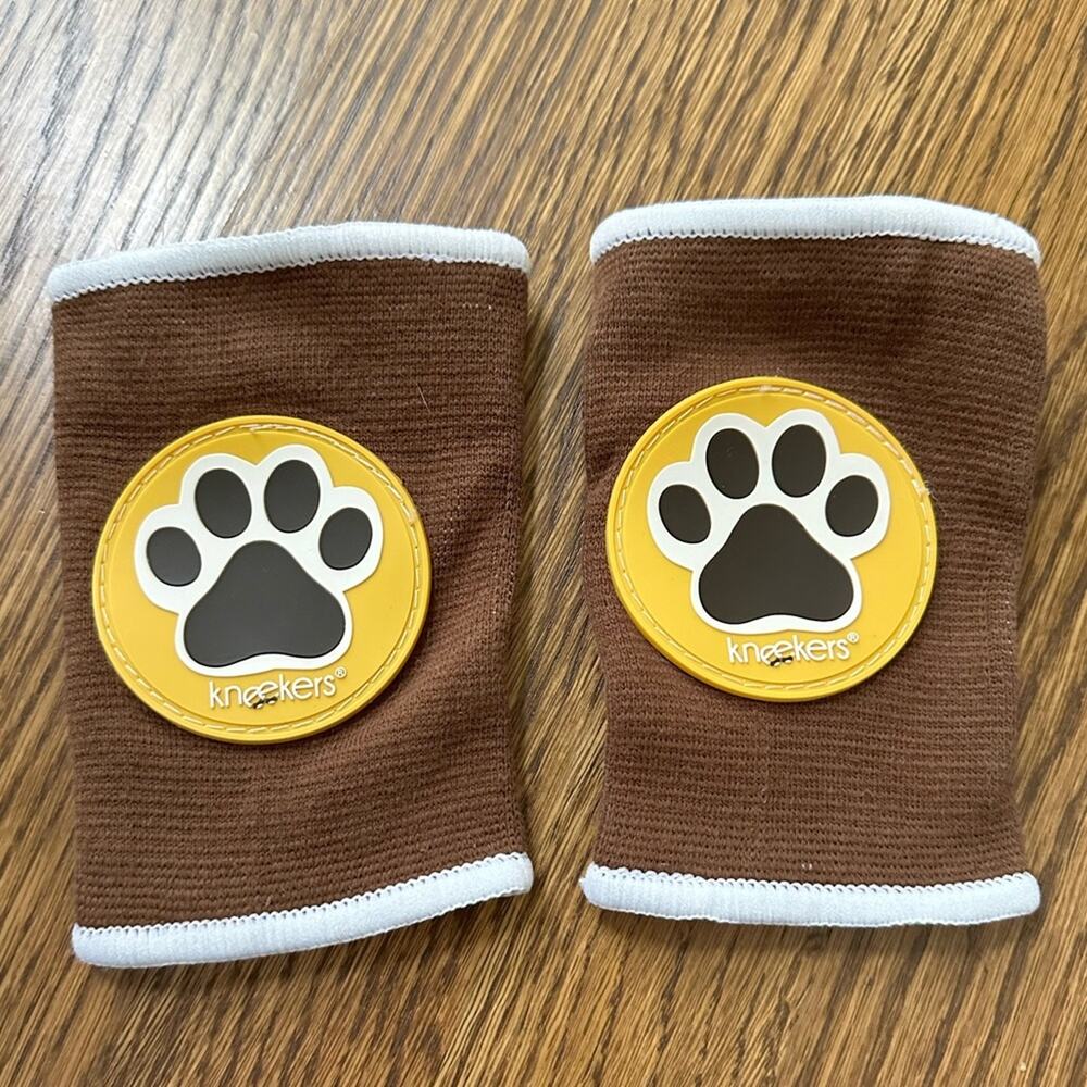 Kneekers bear paw baby knee pads